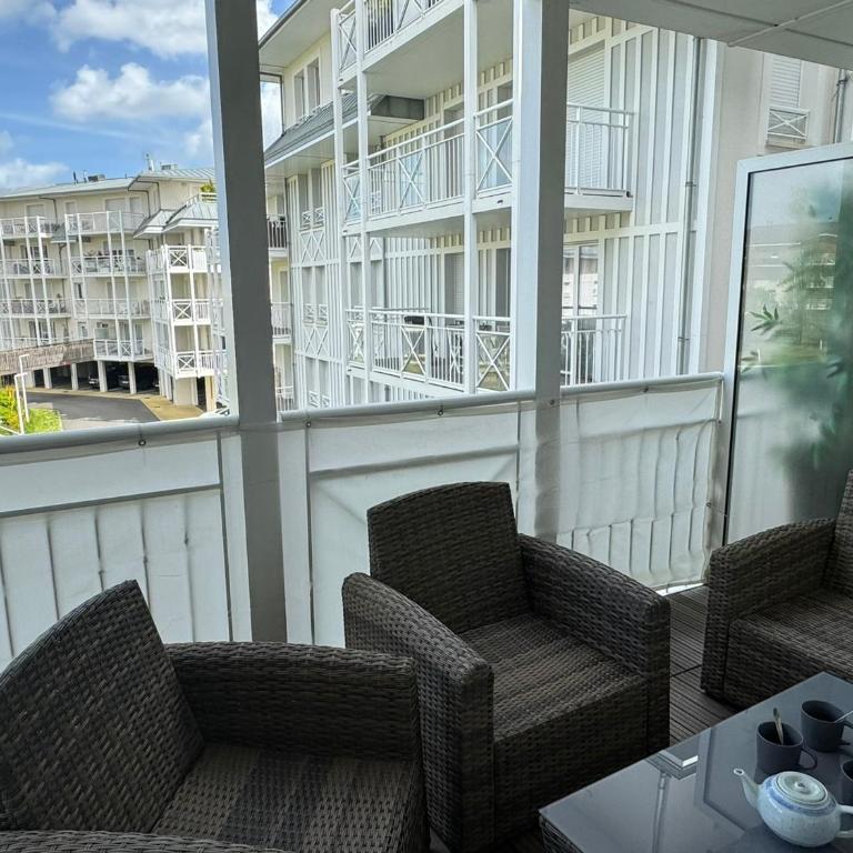 Charmant 2P avec balcon, proche plage et centre | Parking | Wifi | 4 pers | Cabourg - FR-1-487-365 - Appartamento - 2