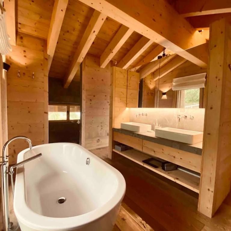 Chalet VG stunning view, Sauna & Jacuzzi by Jolidi - Chalet - 7