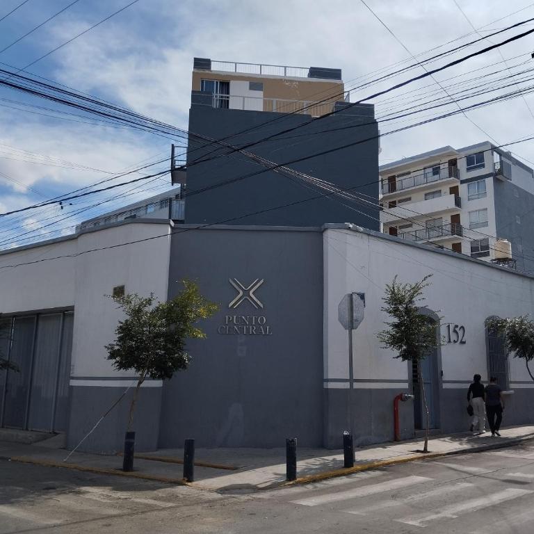 Céntrico y estiloso apartamento con Alberca, AC, Seguridad, Aparcamiento y Gym - Two-Bedroom Apartment - 41