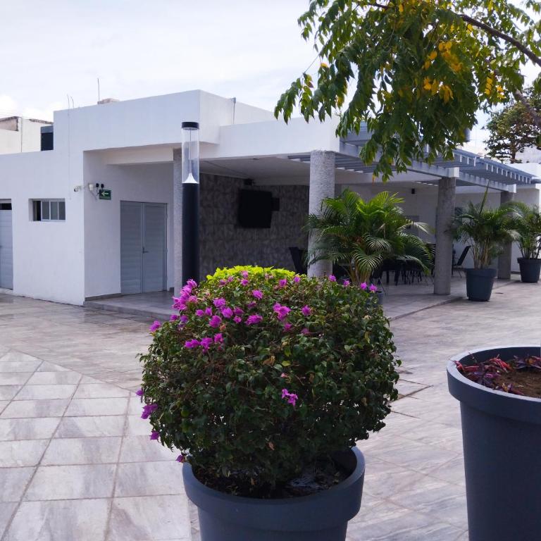 Céntrico y estiloso apartamento con Alberca, AC, Seguridad, Aparcamiento y Gym - Two-Bedroom Apartment - 27