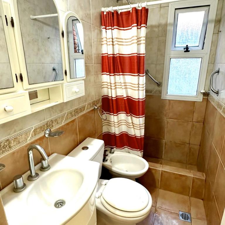 Cálido dpto de 2 ambientes con parrilla y cochera en zona residencial de Punta Mogotes - Apartamento de 1 dormitorio - 13