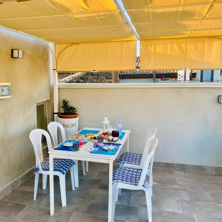 Royal House - Double Room with Terrace - 20