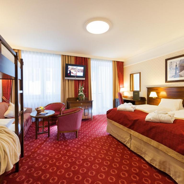 Hotel Salzburger Hof - Standard Familienzimmer (2 Erwachsene & 2 Kinder) - 1