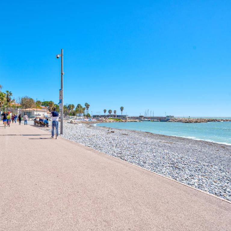 Appartement à 100m de la plage, climatisé - Apartment mit 2 Schlafzimmern - 13