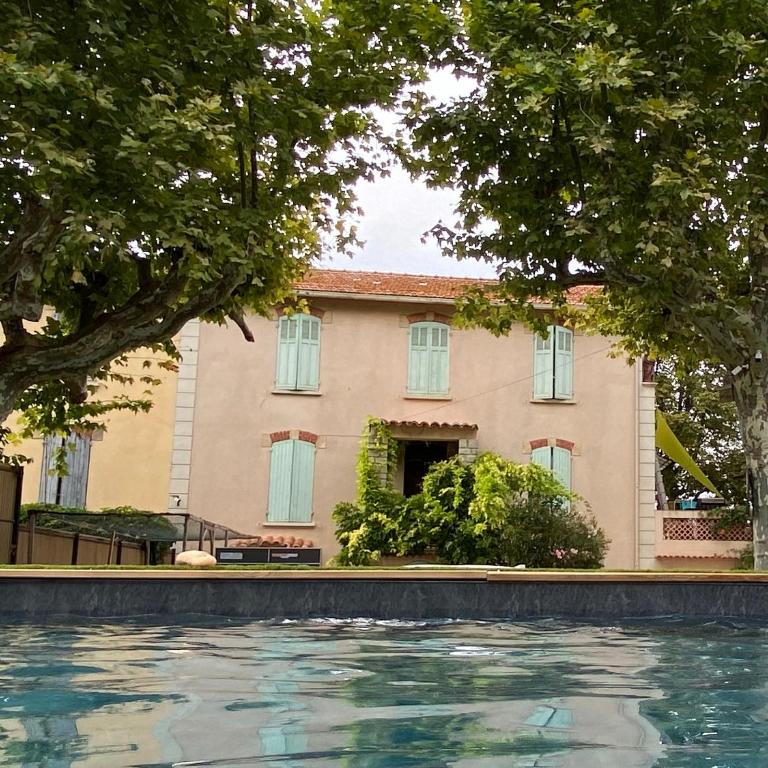 Superbe villa avec piscine, jardin et terrasse aux portes d'Aix en Provence - Casa - 1