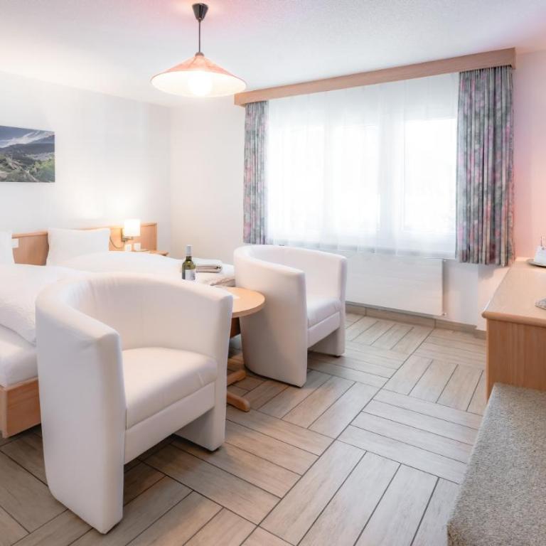 Hotel Paradis-Leukerbad-Therme - Superior Doppelzimmer - 2