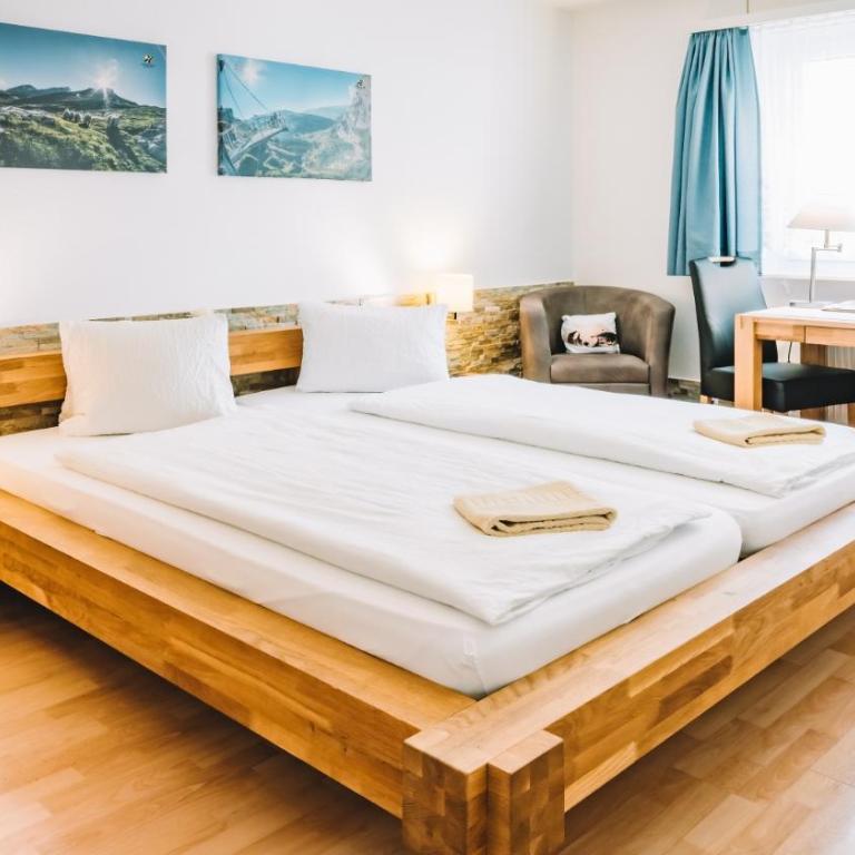 Hotel Paradis-Leukerbad-Therme - Doppelzimmer - 3