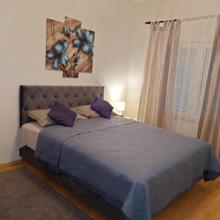 Apartments Tulipan - with free private parking garage - Two-Bedroom Apartment with Terrace - 29