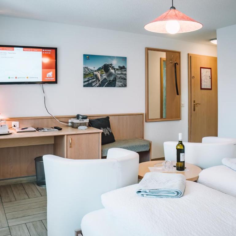 Hotel Paradis-Leukerbad-Therme - Superior Doppelzimmer - 3