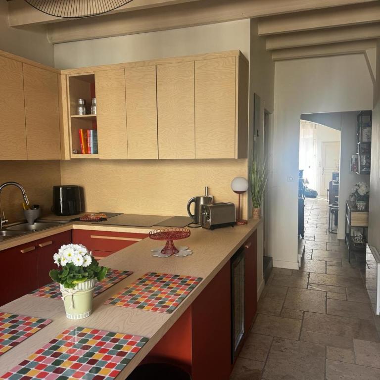 La maison de Marie, maison de ville 4 personnes, option chambre patio 2 pers supp - Maison 3 Chambres - 11