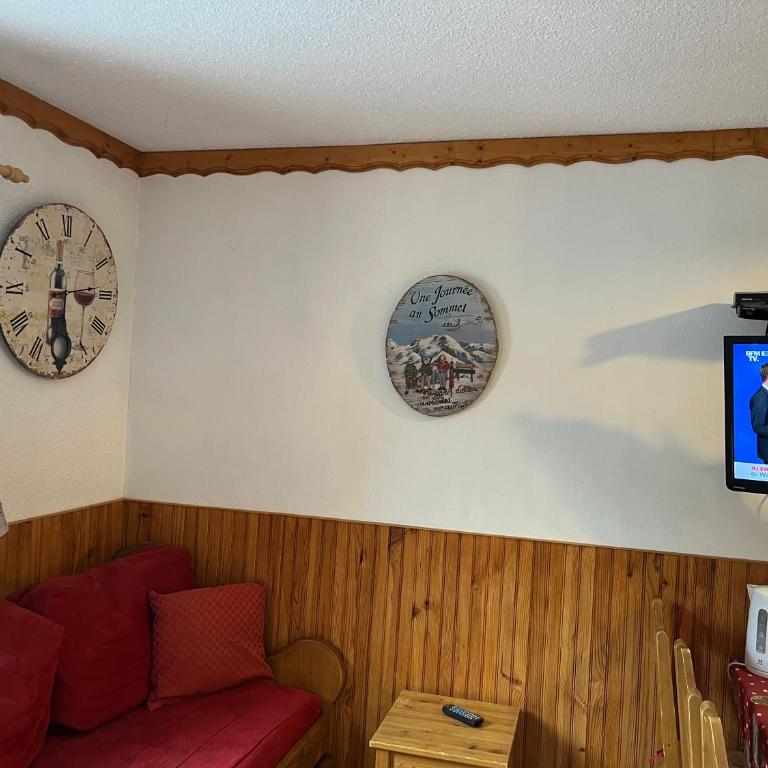 La Villaret - Two-Bedroom Apartment with Balcony - 7