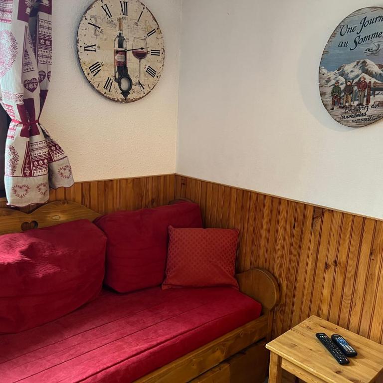 La Villaret - Two-Bedroom Apartment with Balcony - 8