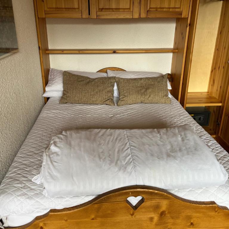 La Villaret - Two-Bedroom Apartment with Balcony - 10