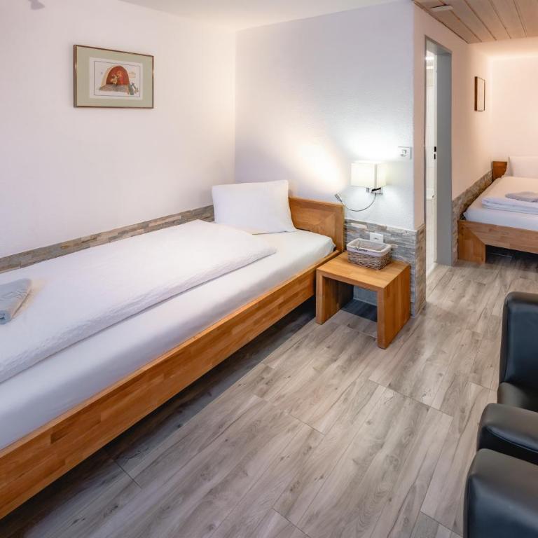 Hotel Paradis-Leukerbad-Therme - Familienzimmer - 8