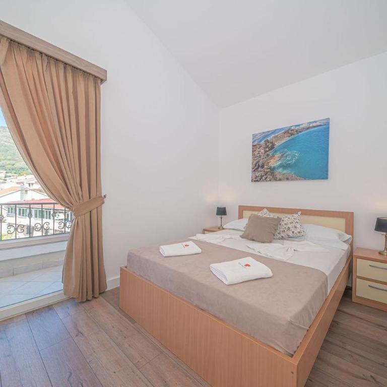 Guest House S-Lux - One-Bedroom Suite - 4