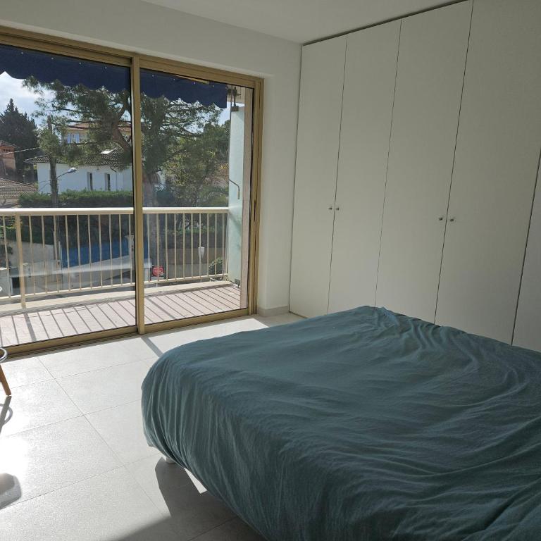 Cap d'Antibes Port Aubernon 3P vue Mer Piscine - Two-Bedroom Apartment - 9