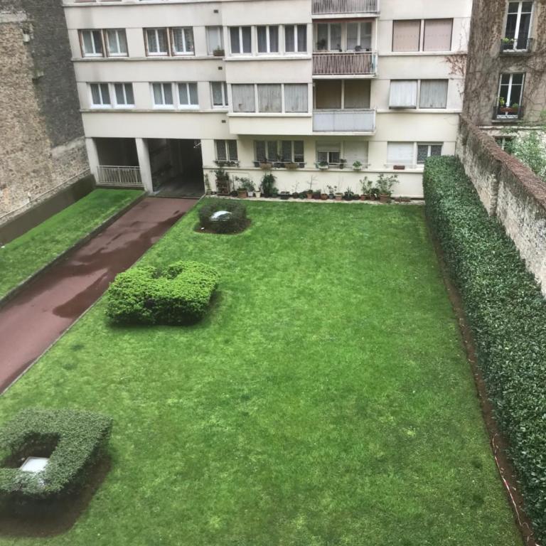 2 pièces lumineux et calme à Paris - Appartement 1 Chambre - 2