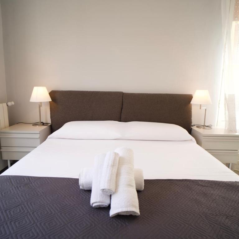 Donna Franca Rooms and Suite - Standard Double Room - 3