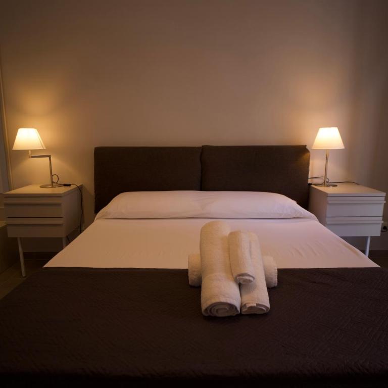 Donna Franca Rooms and Suite - Large Double Room - 7
