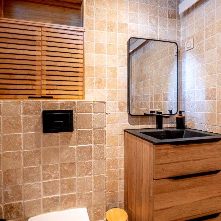 Piscine-Jacuzzi-Sauna -Videoprojecteur Perle Rare - Deluxe Villa - 27