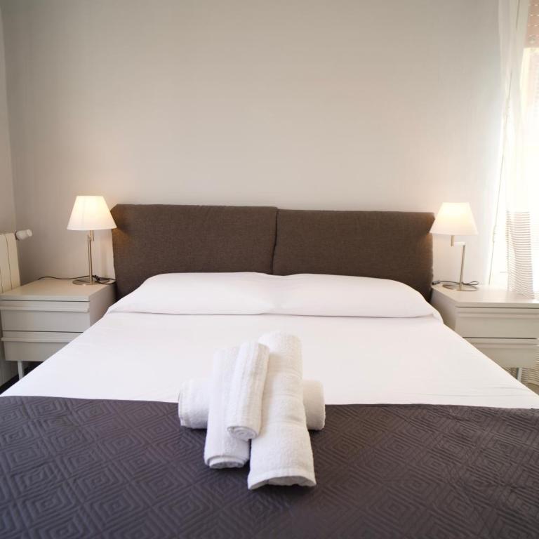 Donna Franca Rooms and Suite - Standard Double Room - 9