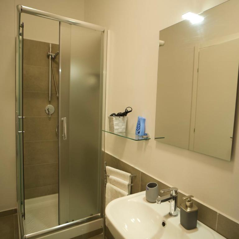 Donna Franca Rooms and Suite - Standard Double Room - 6