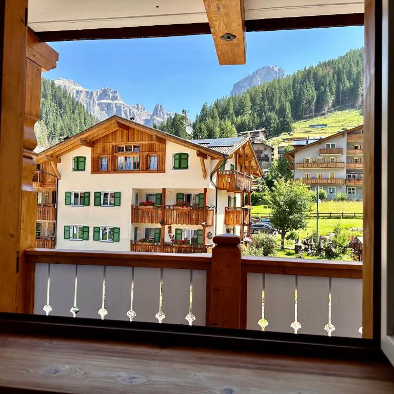 B&B Family Accommodation Canazei BIKE FRIENDLY - Camera Matrimoniale Deluxe con Balcone - 6
