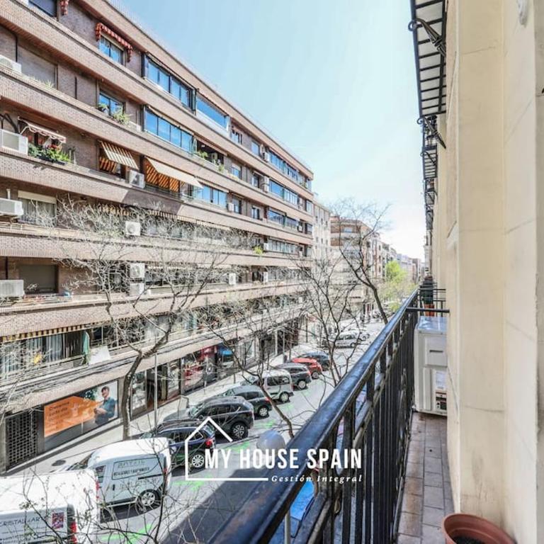 MyHouseSpain - Renovado y luminoso apartamento - Two-Bedroom Apartment - 3