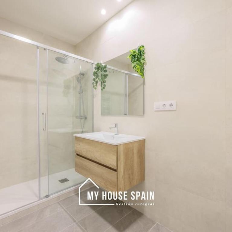 MyHouseSpain - Renovado y luminoso apartamento - Two-Bedroom Apartment - 13