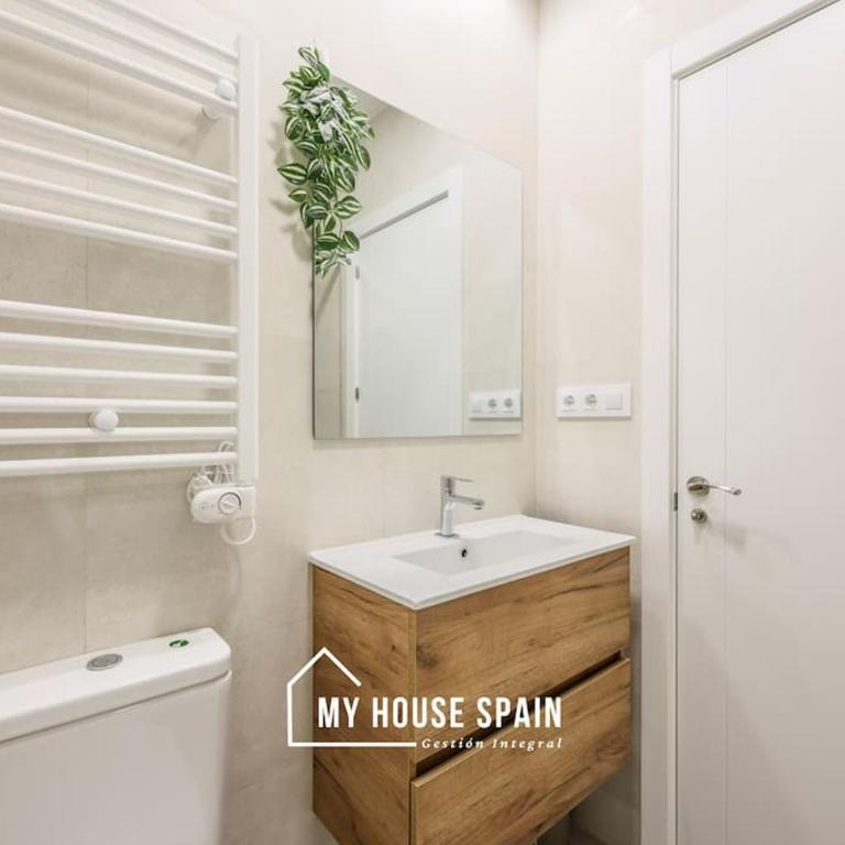 MyHouseSpain - Renovado y luminoso apartamento - Two-Bedroom Apartment - 22