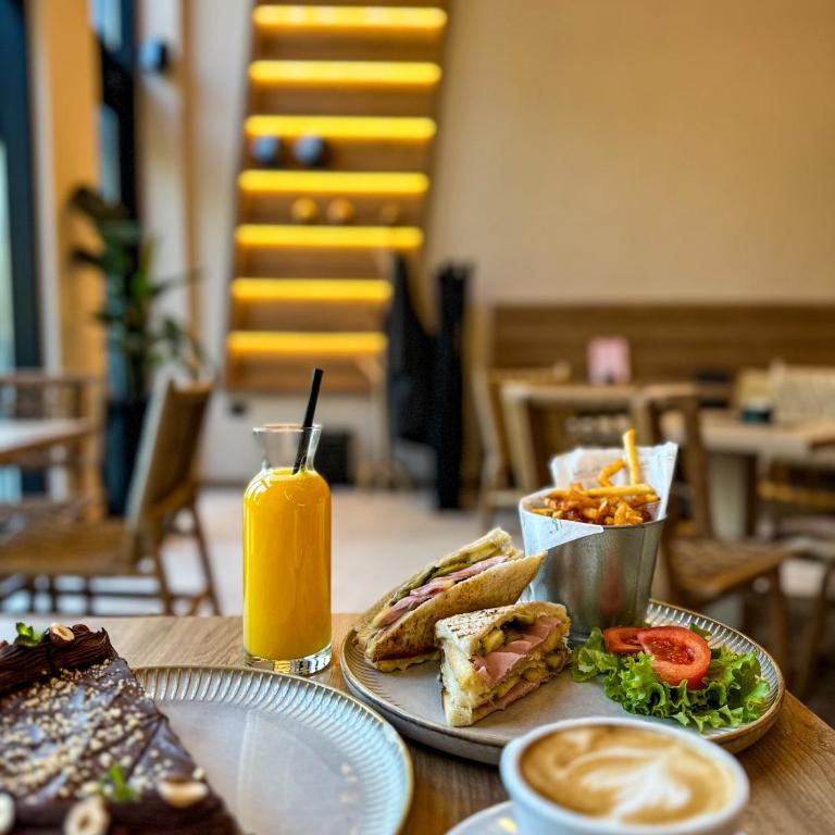 Hotel 1920 - Superior Dvokrevetna Soba sa Bračnim Krevetom - 10