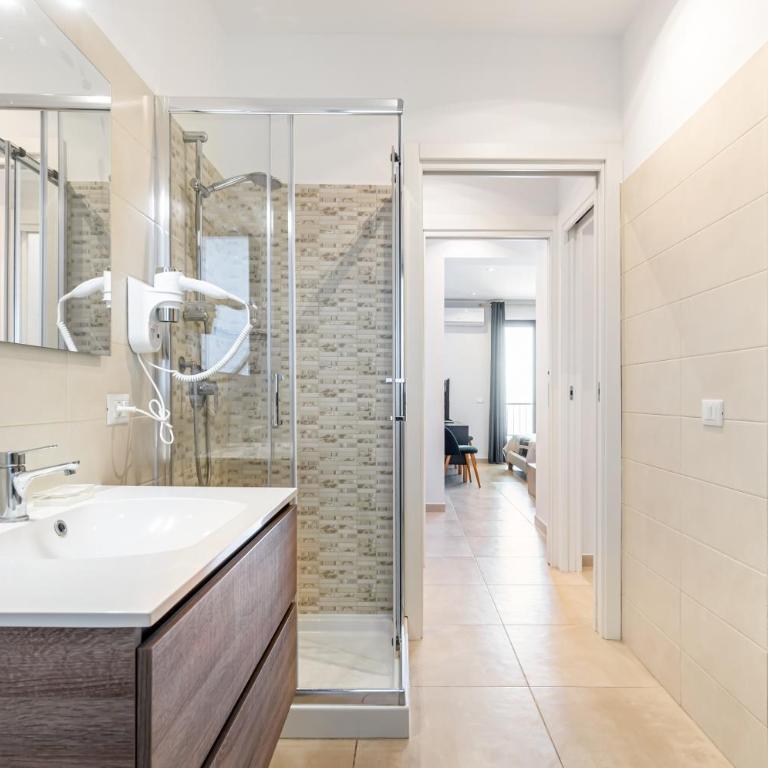 GuestHost - Lovely Sea View Apartment - Swimming Pool - Appartamento con 2 Camere da Letto - 24