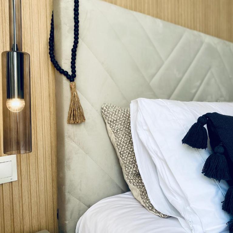 Palm Breeze Beachfront Suite - One-Bedroom Apartment - 20