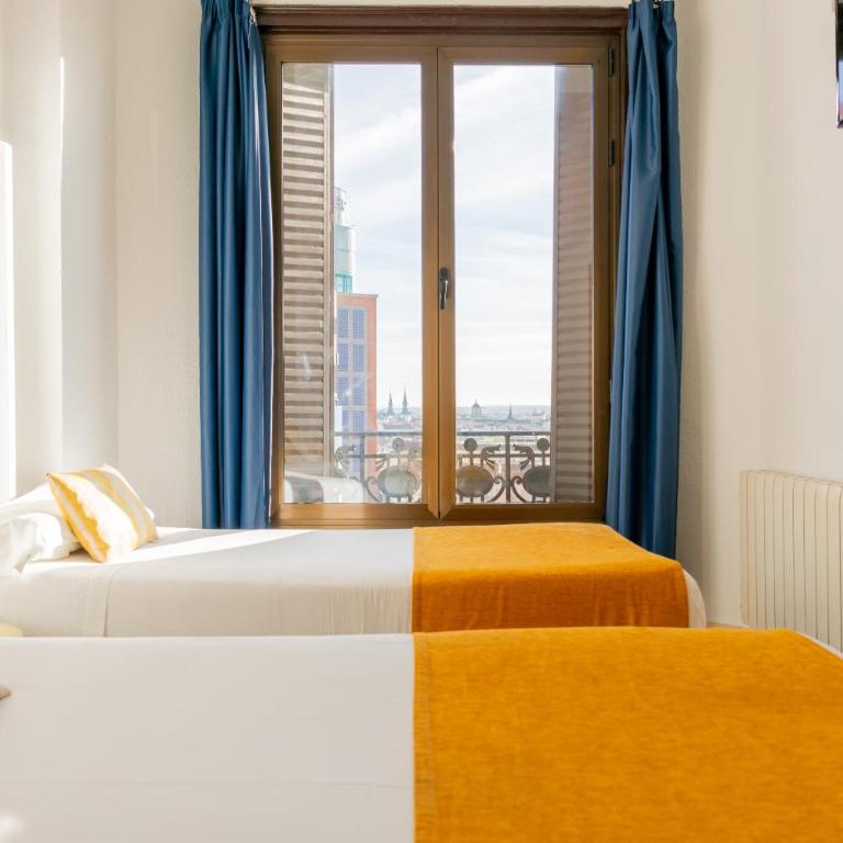 Hostal Josefina-Gran Vía - Basic Triple Room - 8