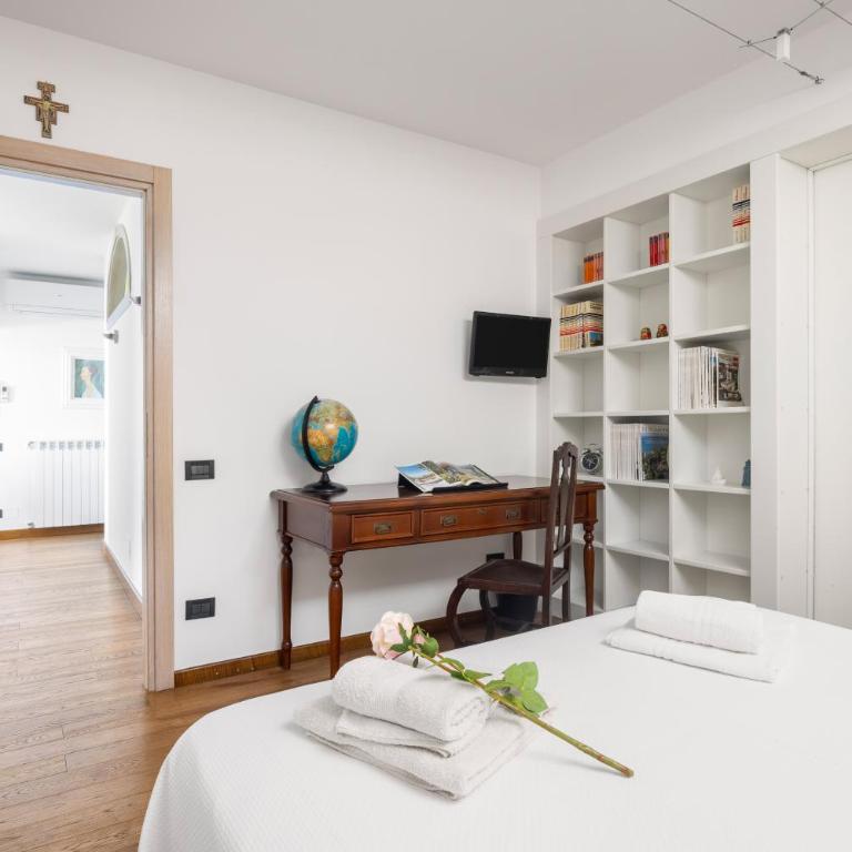 Verosicily Villa Barcellona - Three-Bedroom House - 23