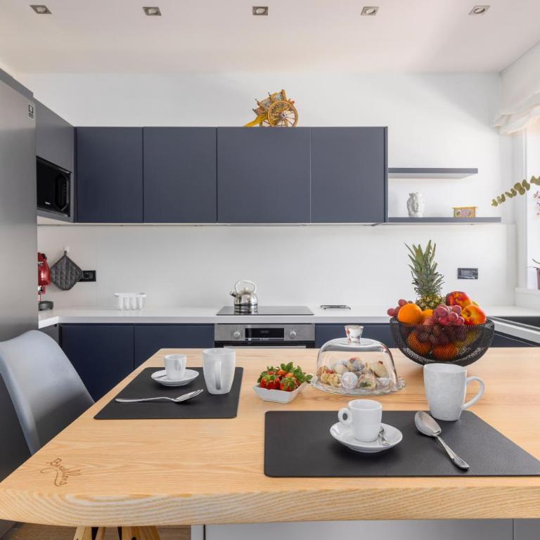 Verosicily Villa Barcellona - Three-Bedroom House - 8