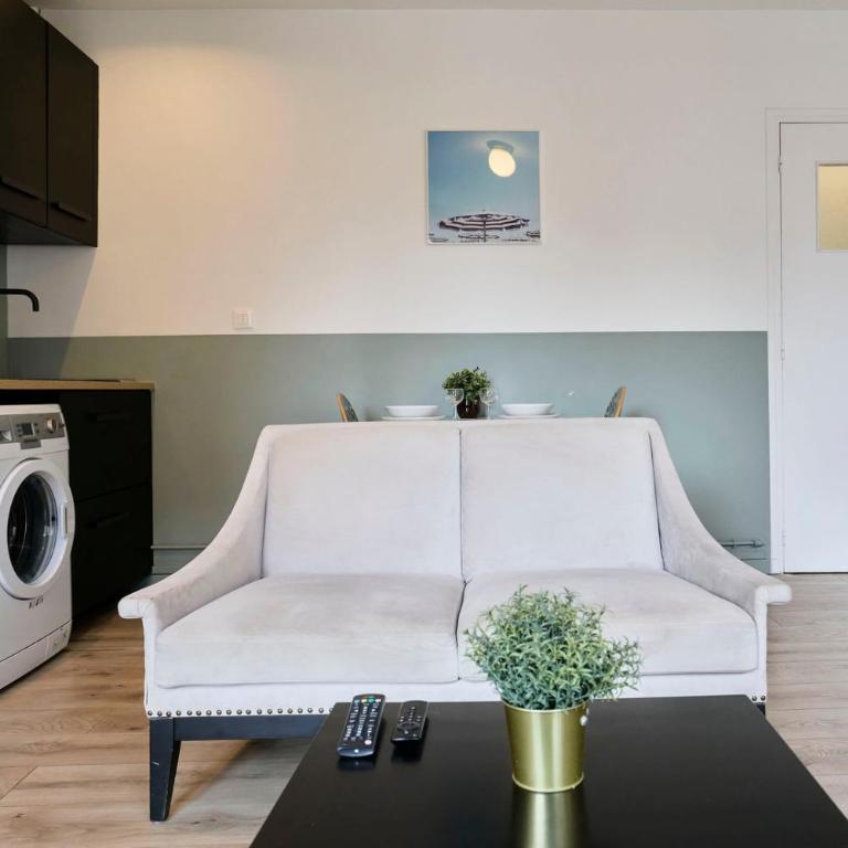 Studio tout équipé, proche gares - Appartement - 21