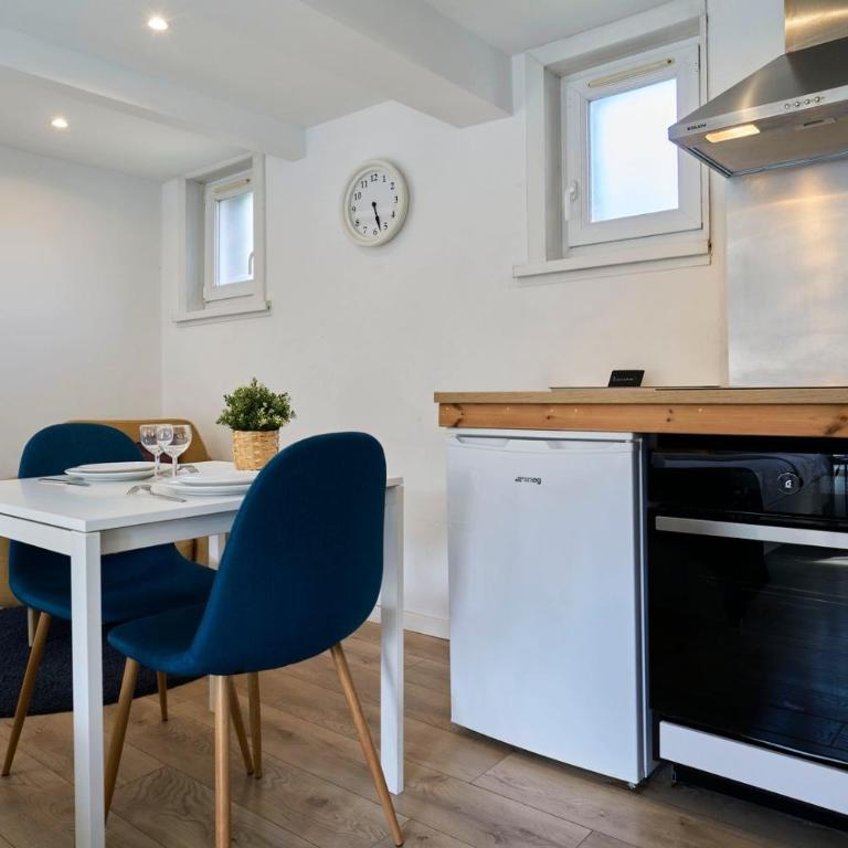 Lille hypercentre gares - small suite - Apartment - 16