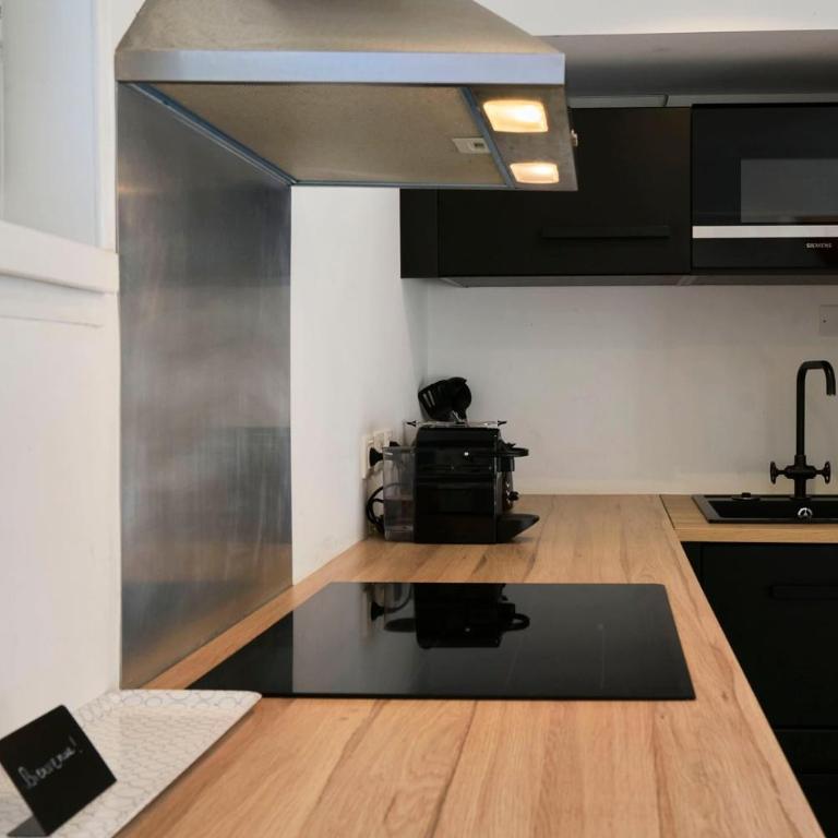 Lille hypercentre gares - small suite - Apartment - 14