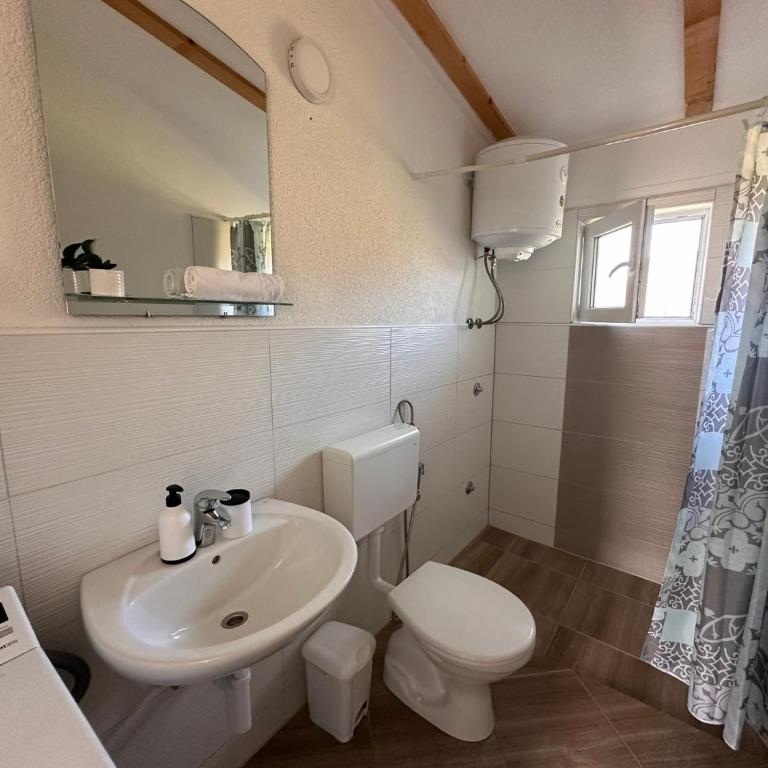 Holiday Home Emma - Three-Bedroom House - 40
