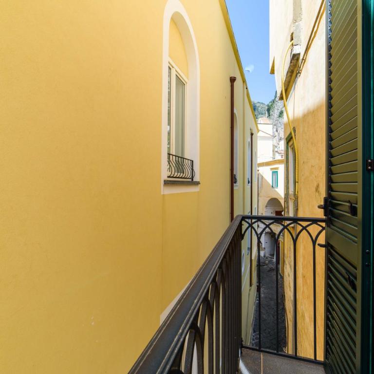 Cloister Suites Amalfi - Camera King Deluxe - 9