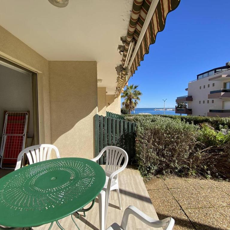 Studio climatisé avec jardin en front de mer, proche commerces, garage fermé - FR-1-100-334 - Studio - 11