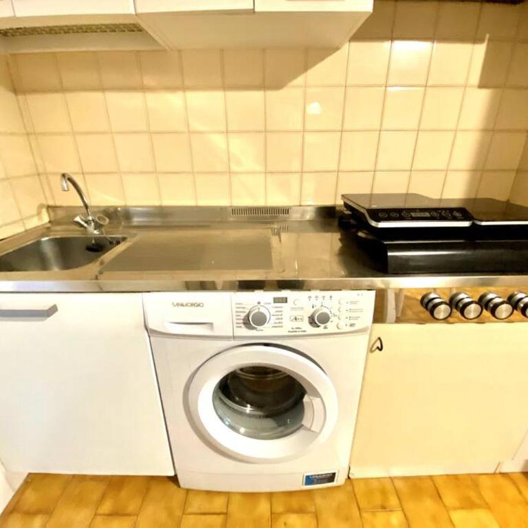 4 posti letto e parcheggio gratuito - One-Bedroom Apartment with Terrace - 11