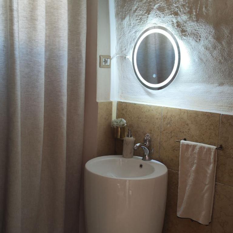 Stone House - One-Bedroom Apartment - 12