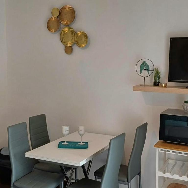 Charmant Studio en rez de jardin dans propriété privé pour 4 personnes - Appartement - Rez-de-Chaussée - 21