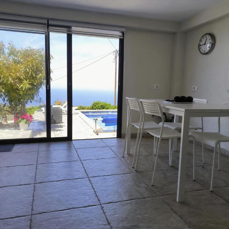 Apartamentos Guayonje Costa - Apartamento con vistas a la piscina - 1