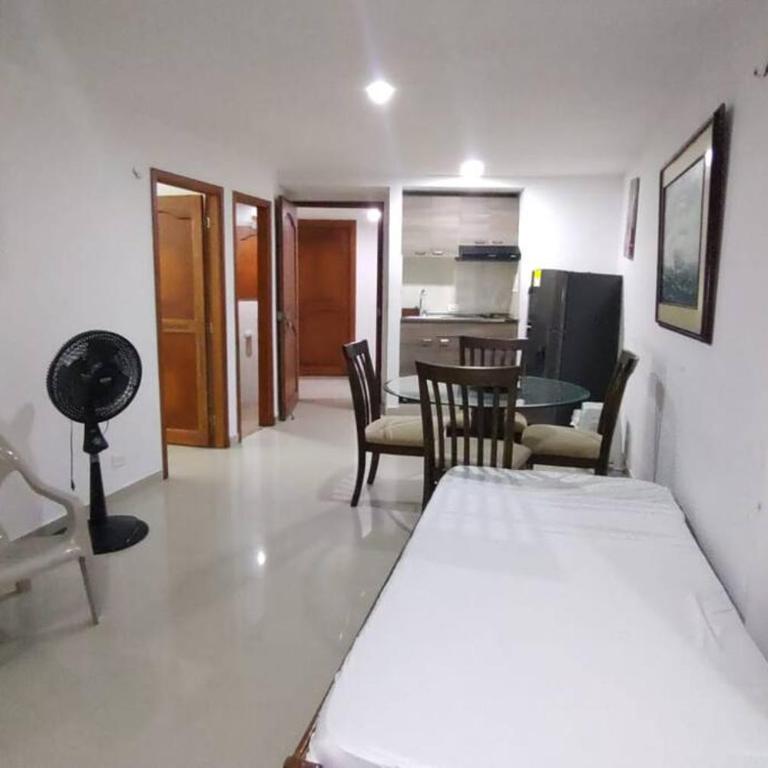 Confort en la zona del Laguito - One-Bedroom Apartment - 2