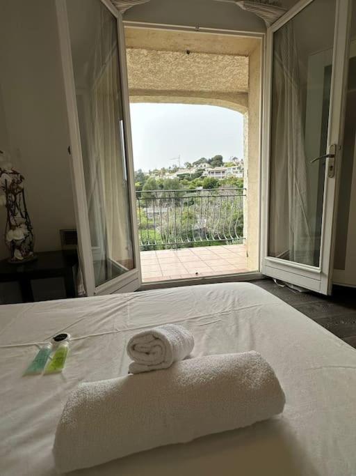 Villa Constance 3 Antibes - Spacieux logement en dernier étage - Appartamento con 4 Camere da Letto - 24