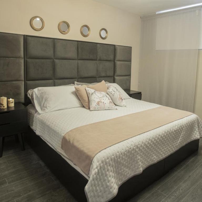 Morada Luna Polanco - Queen Room with Shared Bathroom - 6