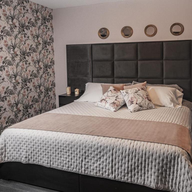 Morada Luna Polanco - Queen Room with Shared Bathroom - 5